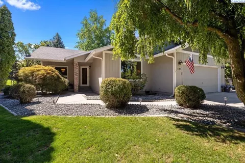 1707 S Penn Pl, Kennewick, WA 99338