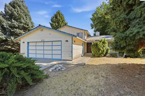 231 Mata Rd, Kennewick, WA 99338