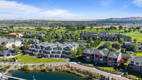 334 Columbia Point Dr UNIT 202, Richland, WA 99352