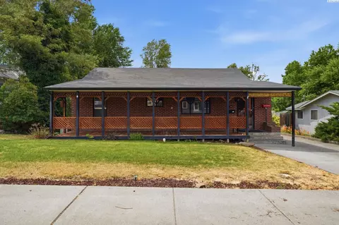 310 E 3rd Ave, Kennewick, WA 99336