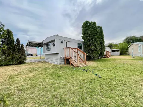 198 Crestwood Dr, Richland, WA 99352