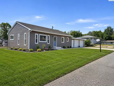 1312 S Hawthorne, Kennewick, WA 99337