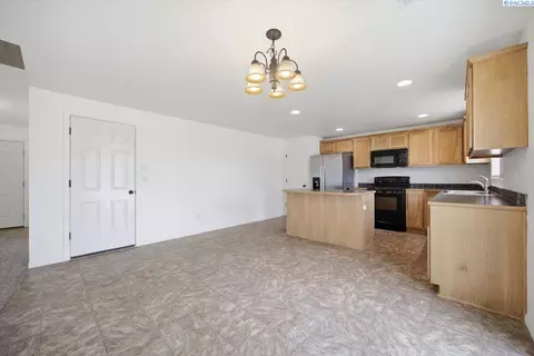 5404 Coolidge Ct, Pasco, WA 99301 photo 9