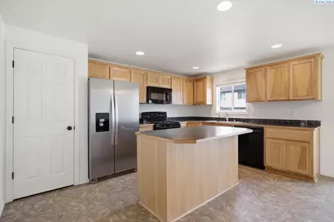 5404 Coolidge Ct, Pasco, WA 99301 photo 10