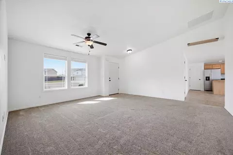 5404 Coolidge Ct, Pasco, WA 99301 photo 4