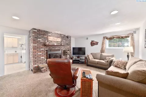 Other - 135 SW Elm St, Pullman, WA 99163 photo 2 of 10