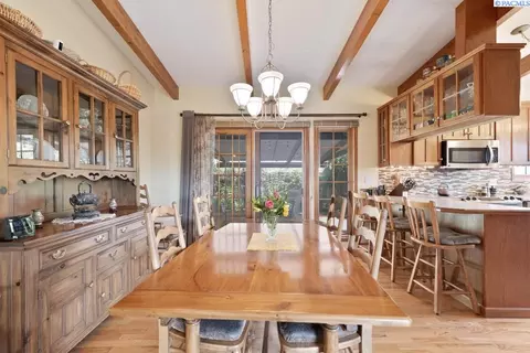 Dining - 135 SW Elm St, Pullman, WA 99163 photo 2 of 2