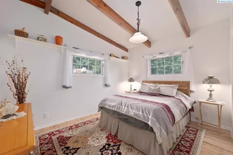 Bedroom - 135 SW Elm St, Pullman, WA 99163 photo 3 of 7