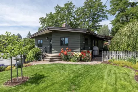 Exterior - 135 SW Elm St, Pullman, WA 99163 photo 10 of 12