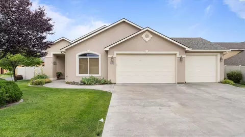 2750 Stonecreek Dr, Richland, WA 99354
