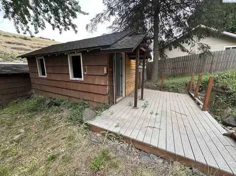 Exterior - 419 E Upper A St, Colfax, WA 99111 photo 10 of 13