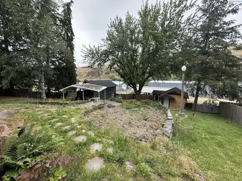 Exterior - 419 E Upper A St, Colfax, WA 99111 photo 7 of 13