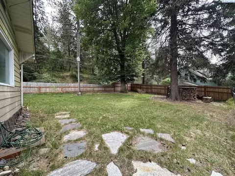 Exterior - 419 E Upper A St, Colfax, WA 99111 photo 6 of 13