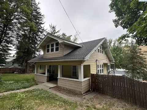 Exterior - 419 E Upper A St, Colfax, WA 99111 photo 2 of 13
