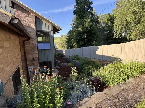 Exterior - 2250 S Grand Ave, Pullman, WA 99163 photo 7 of 11