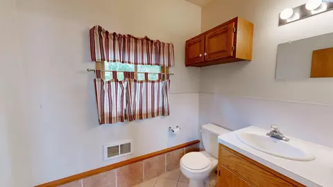 Bath - 2250 S Grand Ave, Pullman, WA 99163 photo 4 of 4