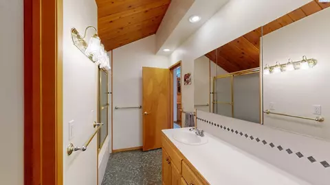 Bath - 2250 S Grand Ave, Pullman, WA 99163 photo 1 of 4