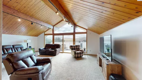 Living - 2250 S Grand Ave, Pullman, WA 99163 photo 1 of 5