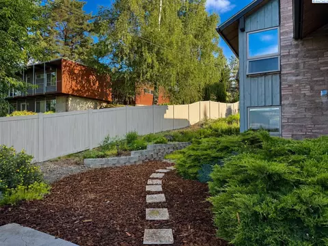Exterior - 2250 S Grand Ave, Pullman, WA 99163 photo 6 of 11