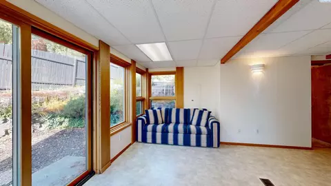Living - 2250 S Grand Ave, Pullman, WA 99163 photo 5 of 5
