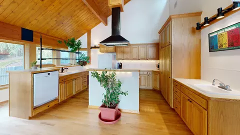 Kitchen - 2250 S Grand Ave, Pullman, WA 99163 photo 1 of 4