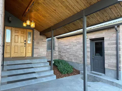 Exterior - 2250 S Grand Ave, Pullman, WA 99163 photo 3 of 11