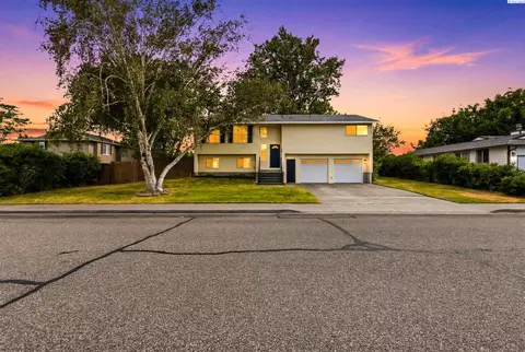 4517 W 14th Ave, Kennewick, WA 99338