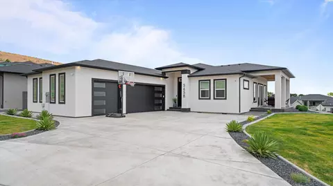 5658 S Newport Place Pr, Kennewick, WA 99337