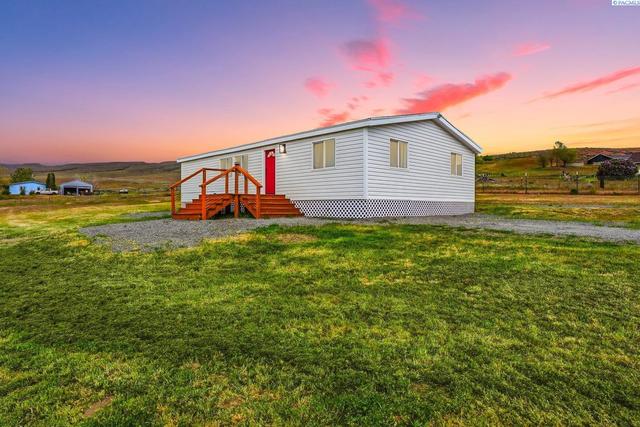 671 Hull Rd, Selah, WA 98942