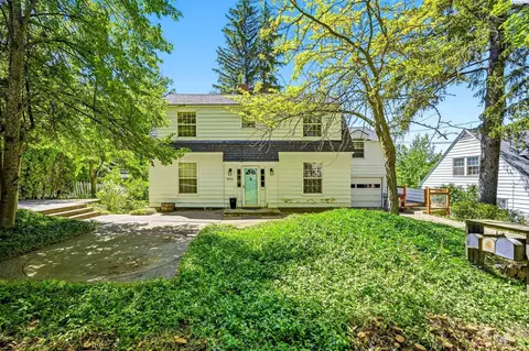 1055 NE Indiana St, Pullman, WA 99163