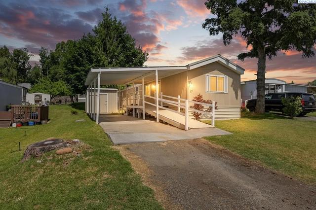 811 2nd Ave #27, Zillah, WA 98953