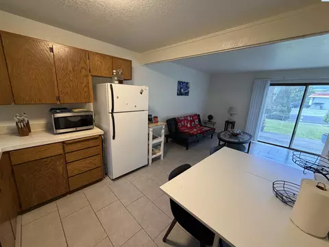 Kitchen - 2005 NE Terre View Dr #A-5, Pullman, WA 99163 photo 2 of 4