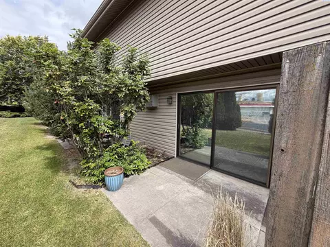 Exterior - 2005 NE Terre View Dr #A-5, Pullman, WA 99163 photo 4 of 8