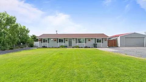 46505 W Paterson Ave, Paterson, WA 99345