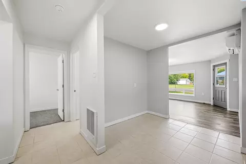 Entry Way - 1808 N Cedar St, Colfax, WA 99111 photo 1 of 2