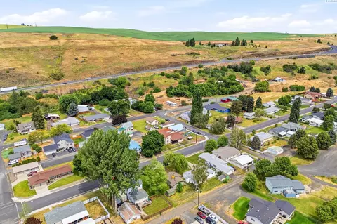 View/Area - 1808 N Cedar St, Colfax, WA 99111 photo 2 of 6