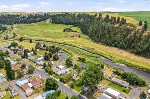 View/Area - 1808 N Cedar St, Colfax, WA 99111 photo 3 of 6
