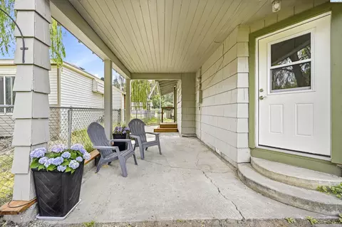 Exterior - 1808 N Cedar St, Colfax, WA 99111 photo 4 of 11