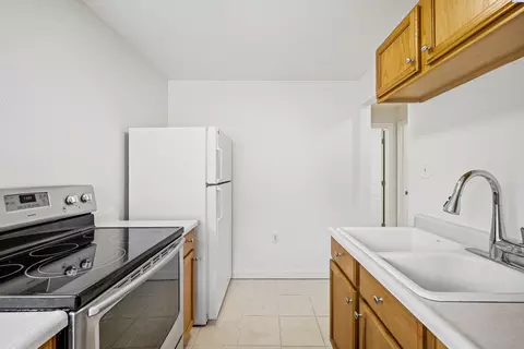 Kitchen - 1808 N Cedar St, Colfax, WA 99111 photo 2 of 2