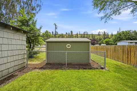 Exterior - 1808 N Cedar St, Colfax, WA 99111 photo 10 of 11