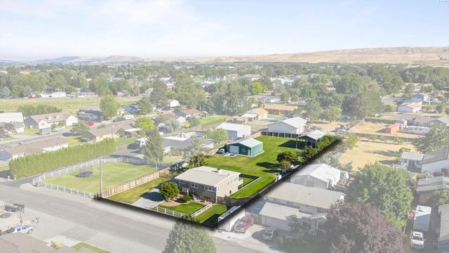111 W 34th Ave, Kennewick, WA 99337