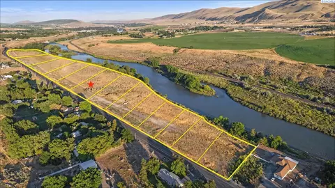 17163 W Old Inland Empire Hwy #LOT 8, Benton City, WA 99320