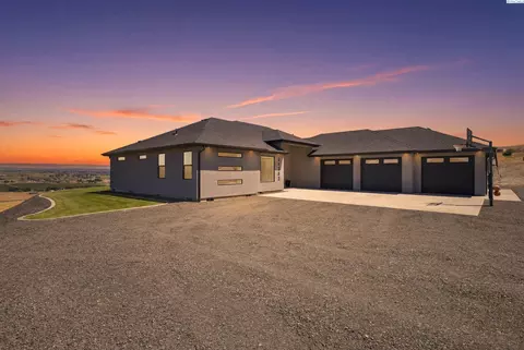 24282 S 242nd Pr SW, Prosser, WA 99350