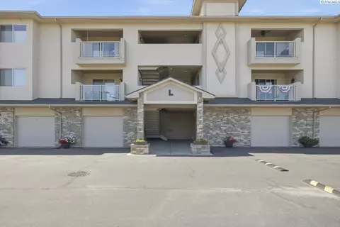 3710 W Canyon Lakes Dr #L-104, Kennewick, WA 99337