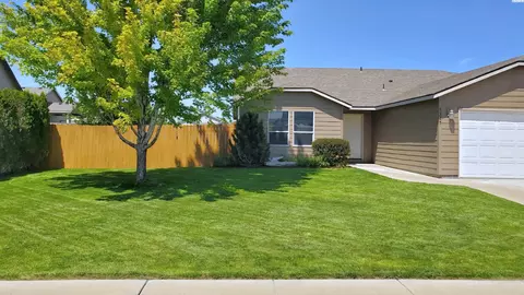5325 Johnson Dr, Pasco, WA 99301 photo 2