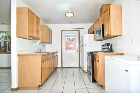 2515 E Adelia, Pasco, WA 99301 photo 4