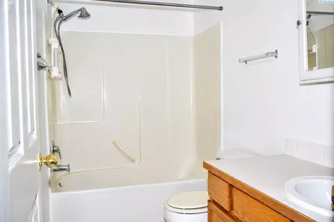 2515 E Adelia, Pasco, WA 99301 photo 7