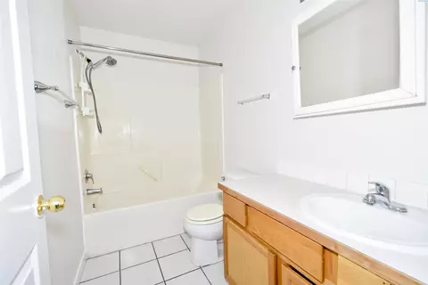 Bath - 2515 E Adelia, Pasco, WA 99301 photo 1 of 1