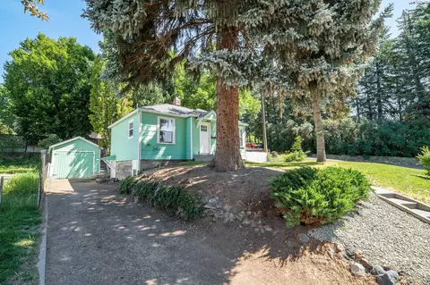 Exterior - 1320 NE Mcgee, Pullman, WA 99163 photo 3 of 6