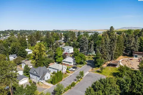 View/Area - 1320 NE Mcgee, Pullman, WA 99163 photo 3 of 4